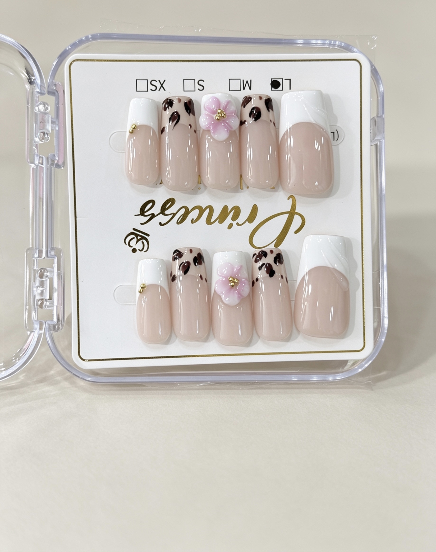 Stick on nails - meduim detail view 9