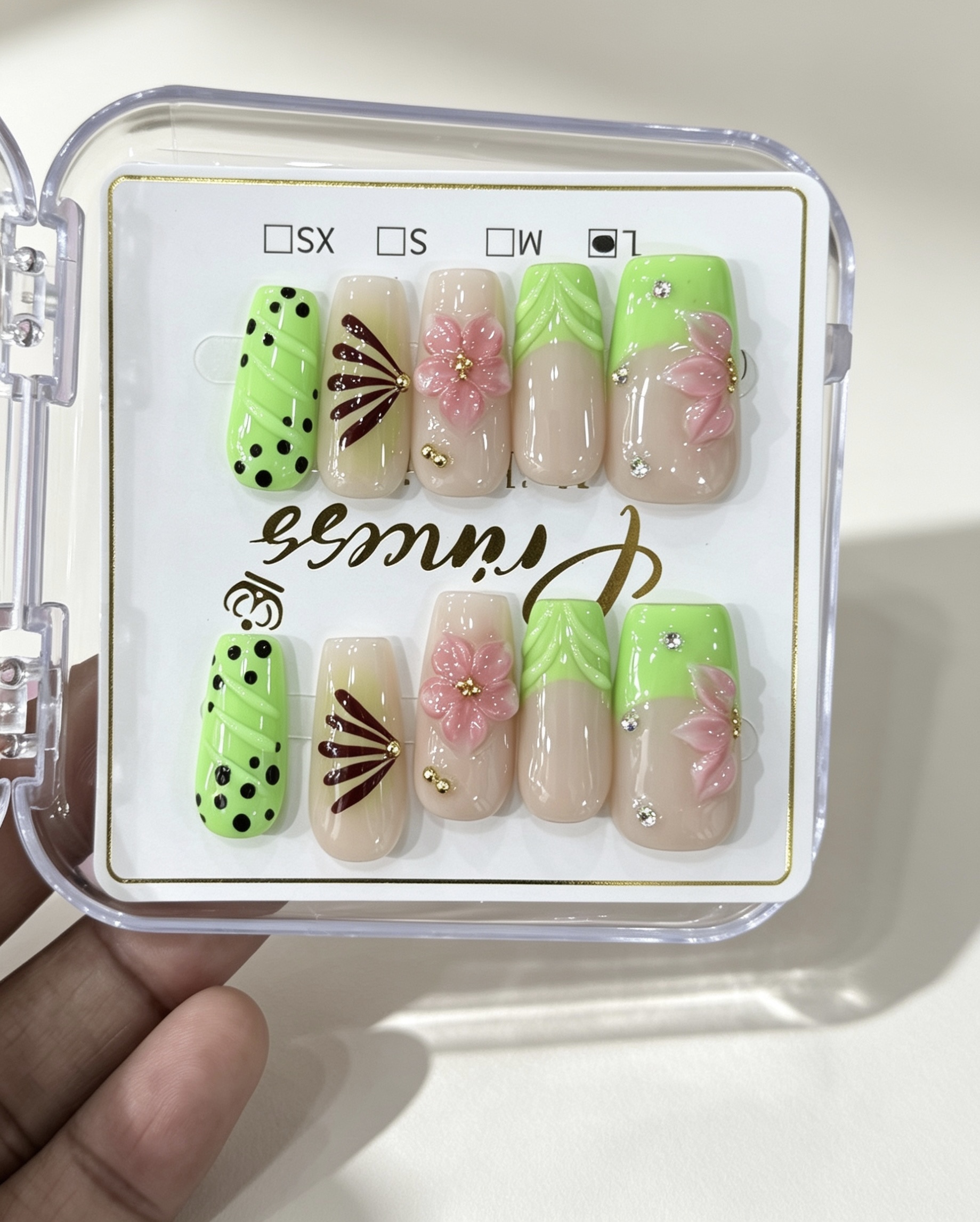 Stick on nails - meduim detail view 8