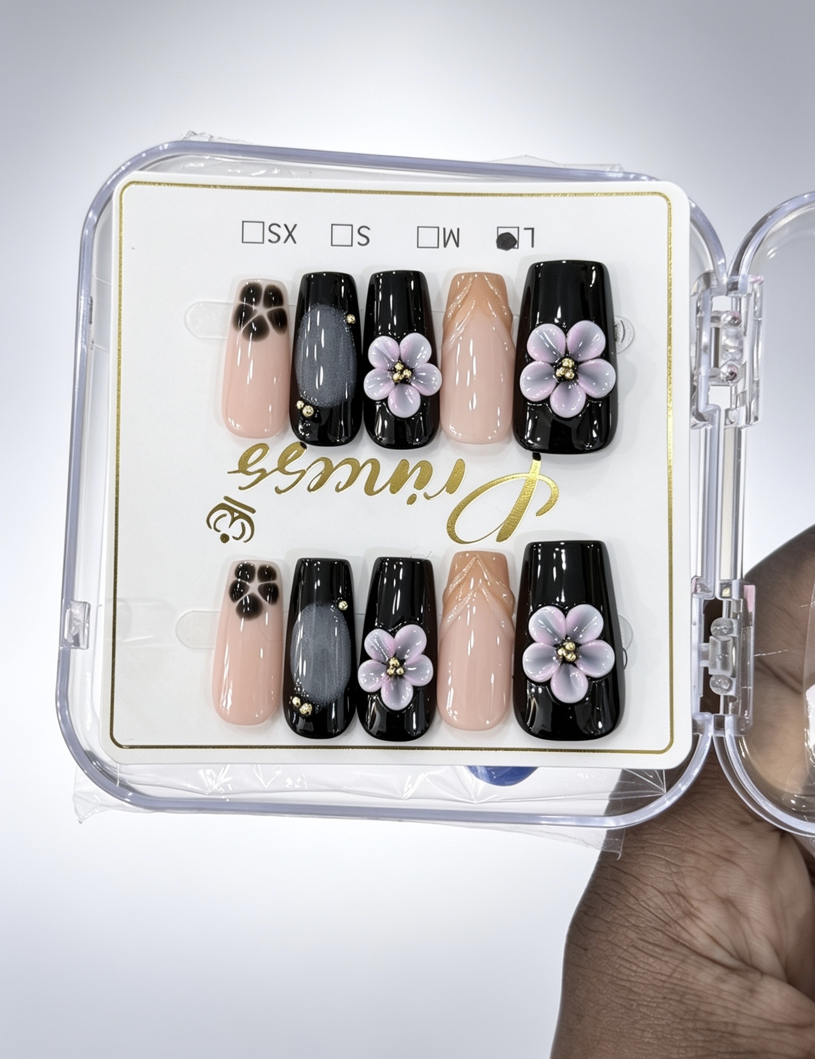 Stick on nails - meduim detail view 2