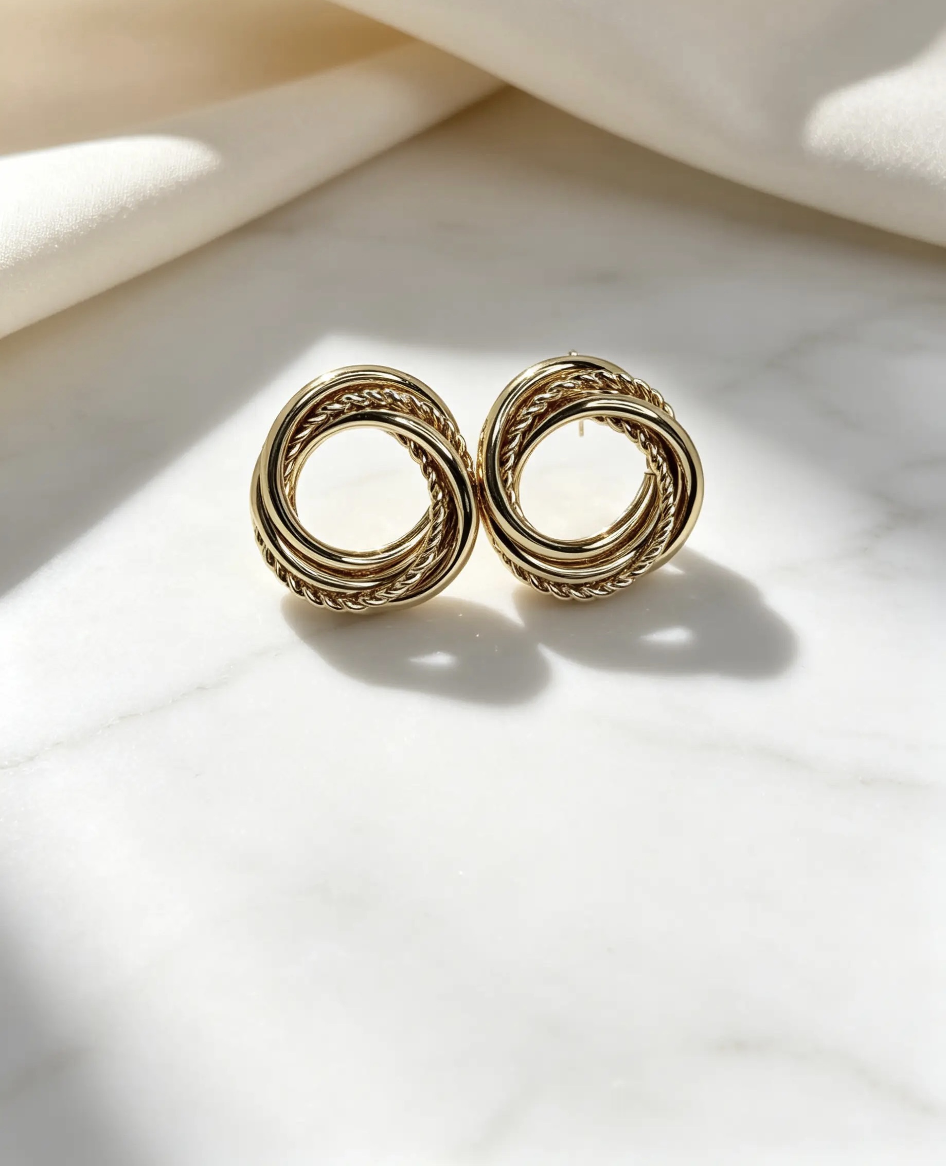 Aurelia Interlocking Knot