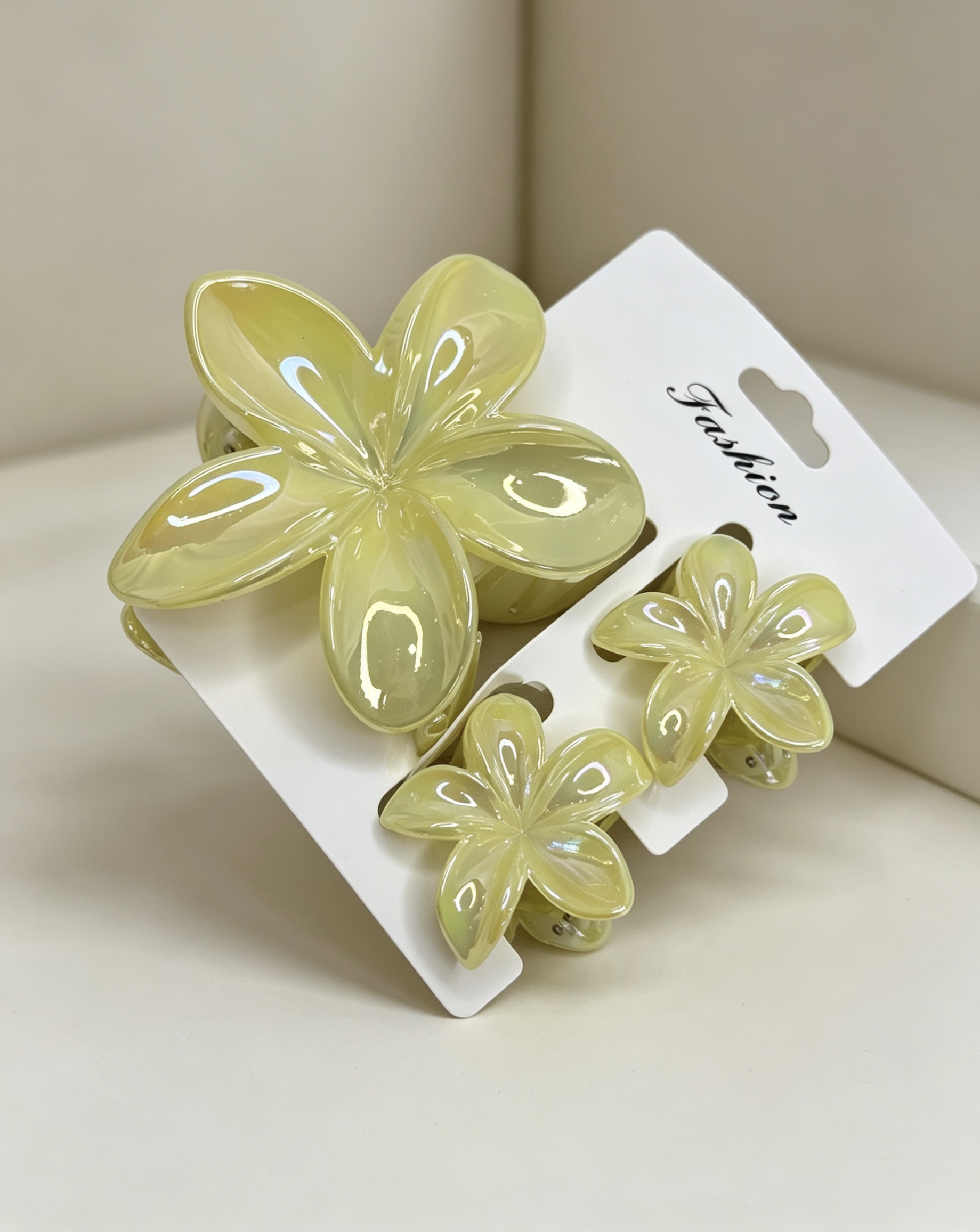 Flower Claw Clip detail view 3